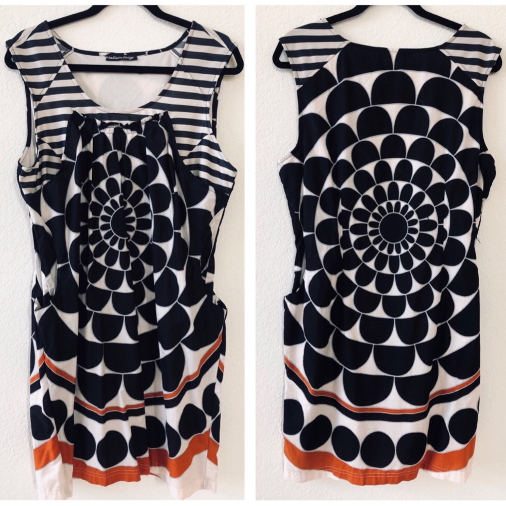 Fun, graphic print shift dress with pockets.